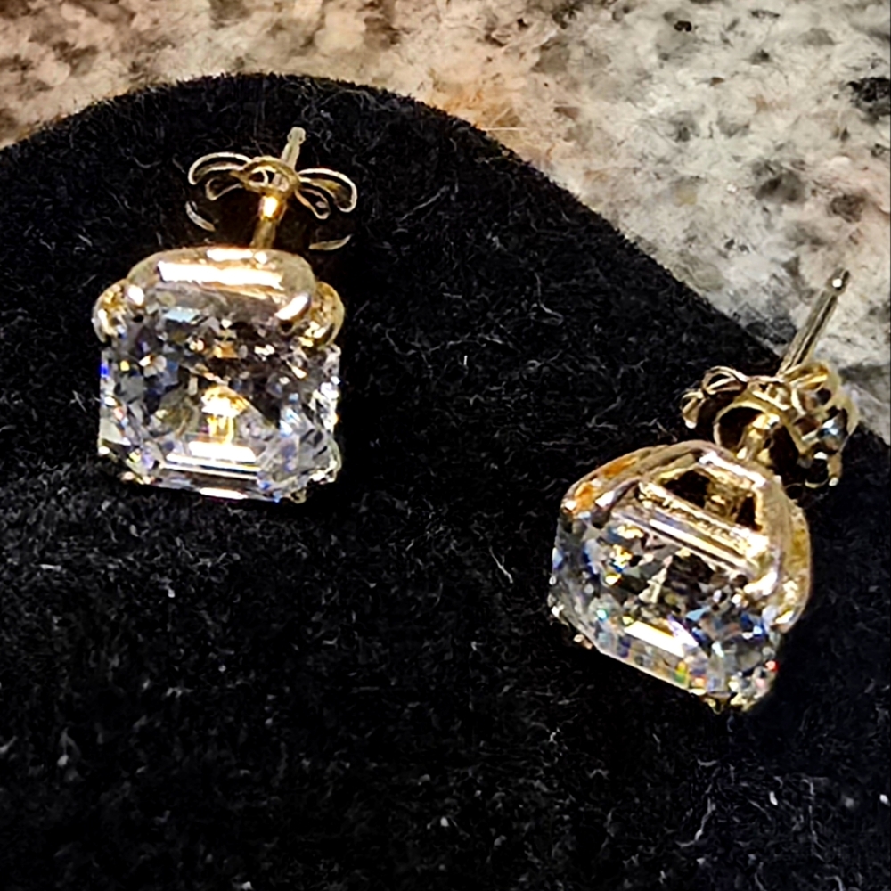 14k Gold CZ stud earrings